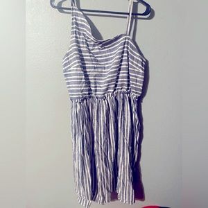 Women’s dress with pockets